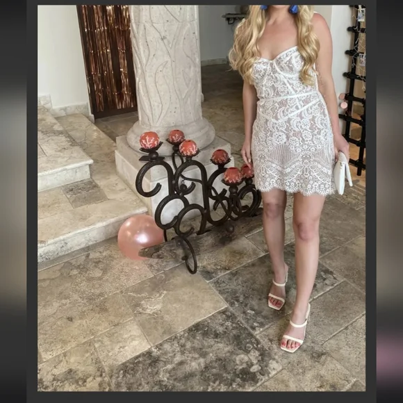 FOR LOVE & LEMONS TATI LACE CORSET DRESS ๐ค - Picture 12 of 13